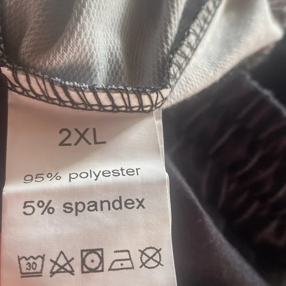 Black mushroom pattern sweat pants - Picture 2 of 2